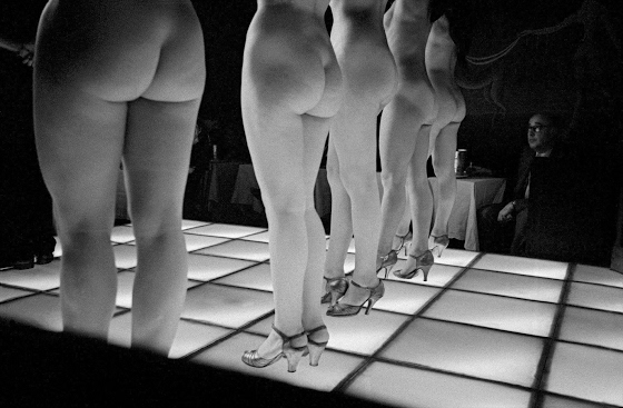 Frank Horvat ~ Le Sphinx, Paris