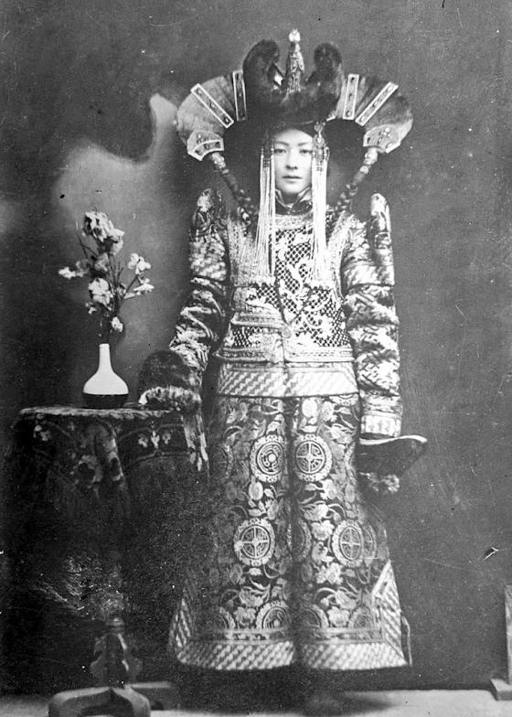 Mongolian noblewomen